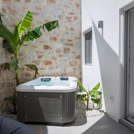 Beautiful Paros 1 Bedroom Rock Private Jacuzzi Garden View Naousa Villa *